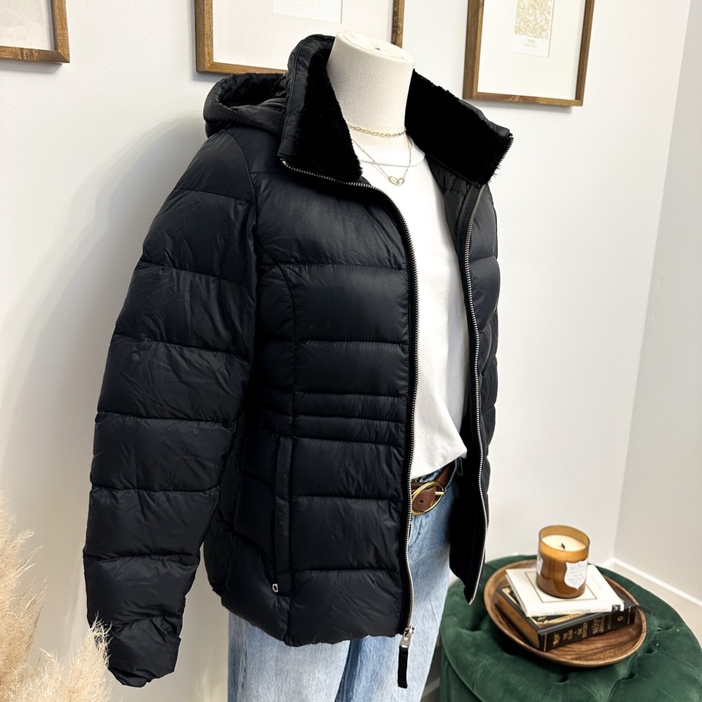 Abercrombie and Fitch Navy Puffer Jacket - Picture 5 of 9